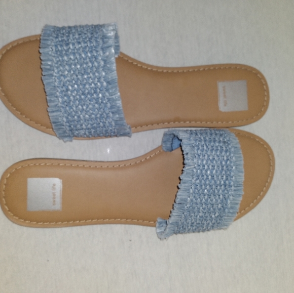 sweet life Shoes - Sweet life daisy raffia blue 9.5